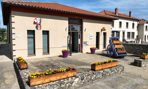 vue-aerienne-mairie-500-300 Mairie de Roche en Régnier